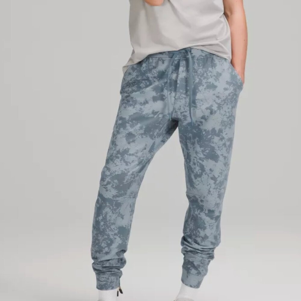 Lululemon Men’s Blue Tie Dye City Sweat Jogger Sweatpants, Size M